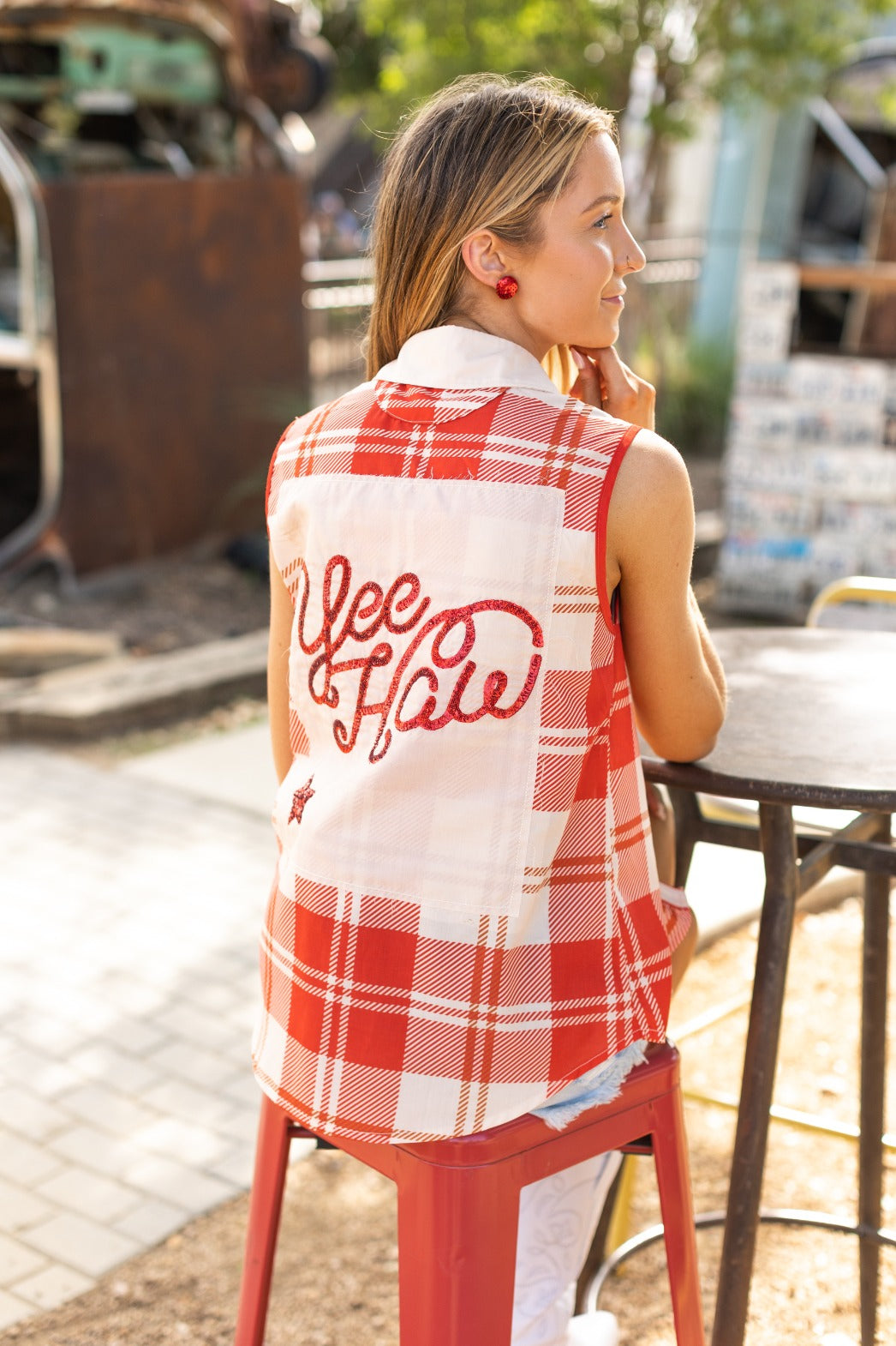 ‘Can I Get A Yee-Haw' Western Sleeveless Button-Up Shirt