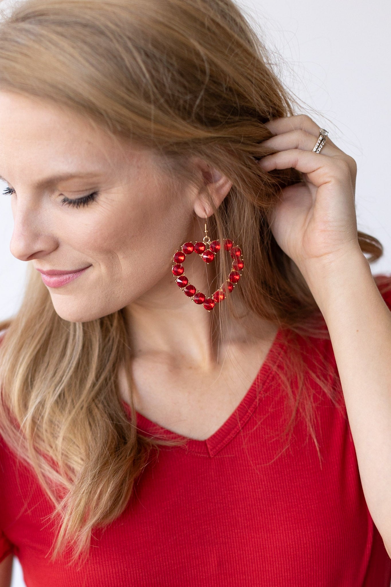 Dangling Delicately Red Heart Shape Hoops