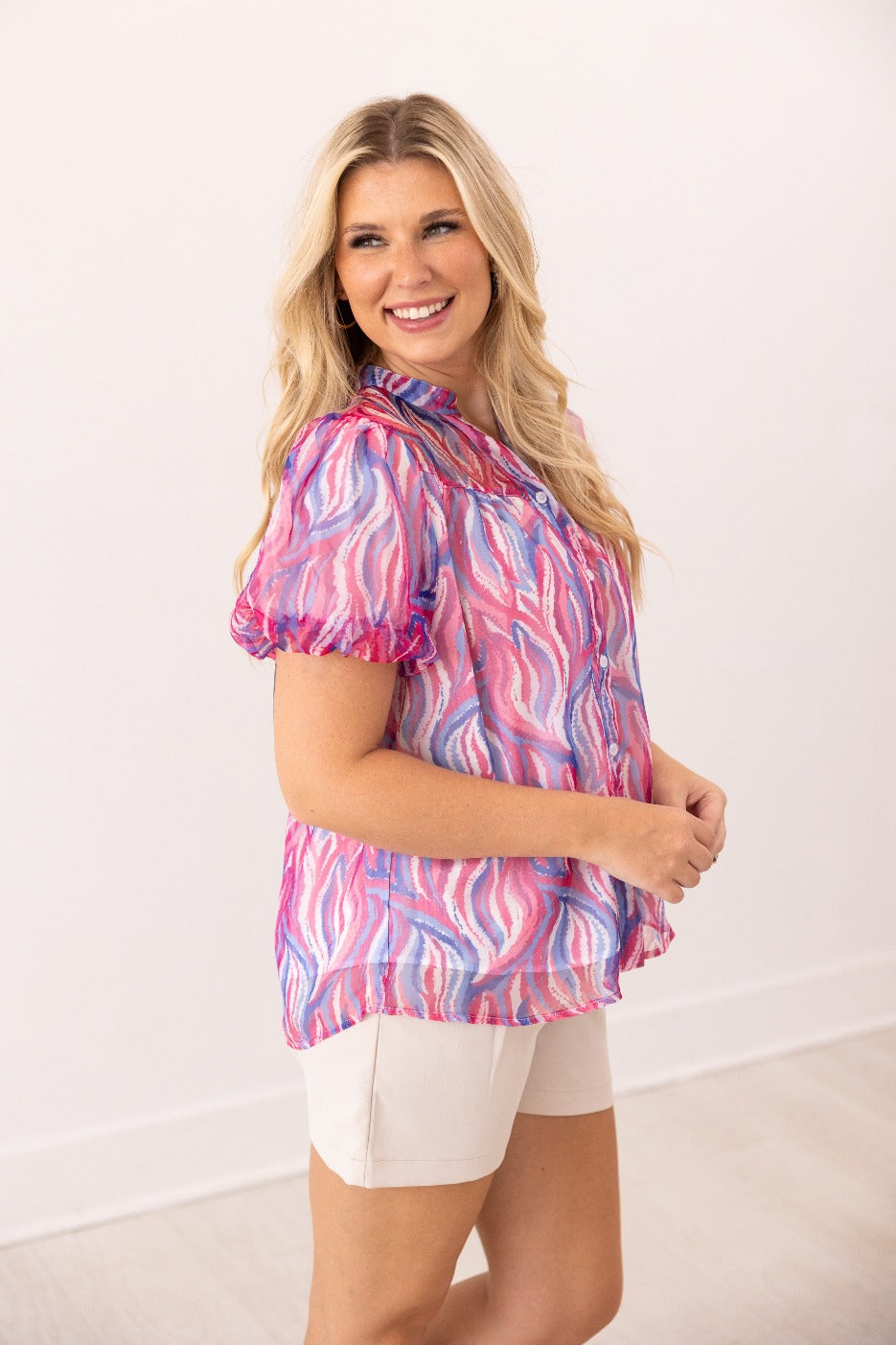 Abstract Stripe Puff Sleeve Blouse