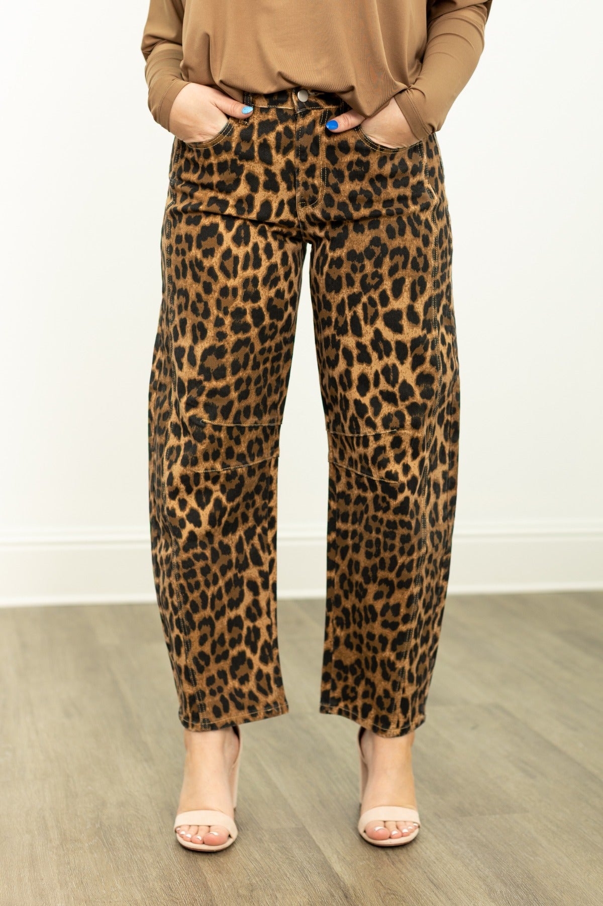 Barrel Jeans, Leopard - styled outfit