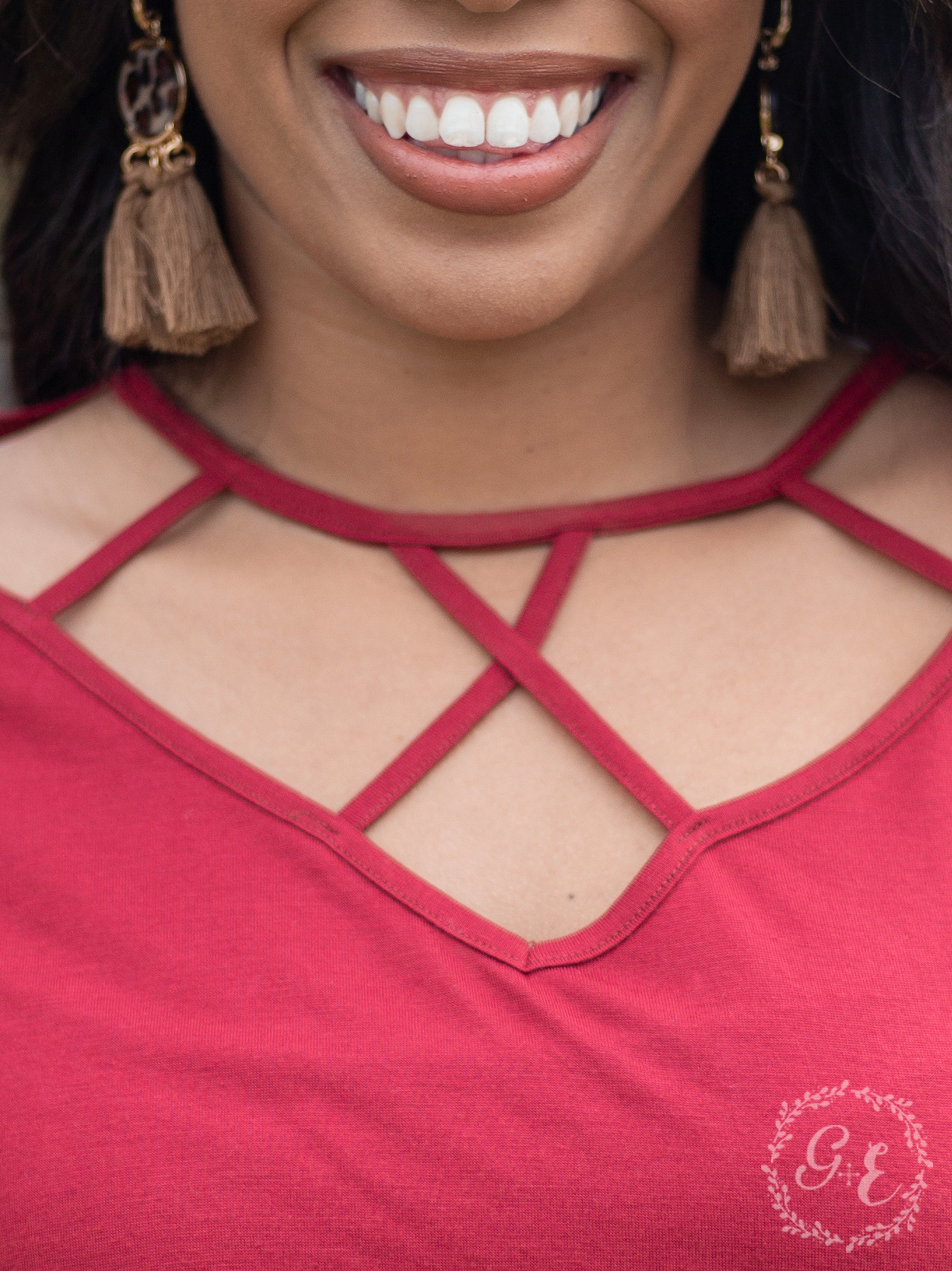 Vineyard Day Caged Neckline Tee, Red