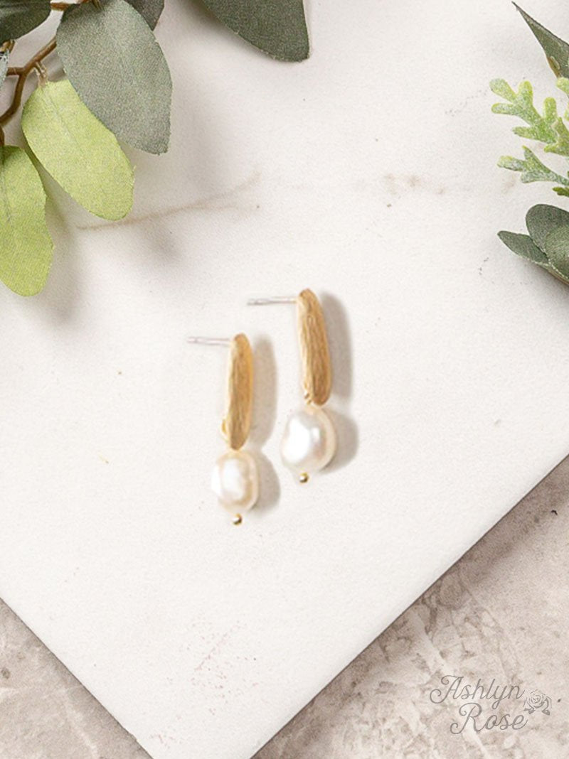 Special Collection Brushed Earrings, Gold and Pearl