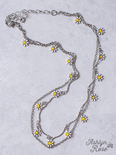 Gilded Blooms: Embrace Spring with the Silver Daisy Pendant Necklace