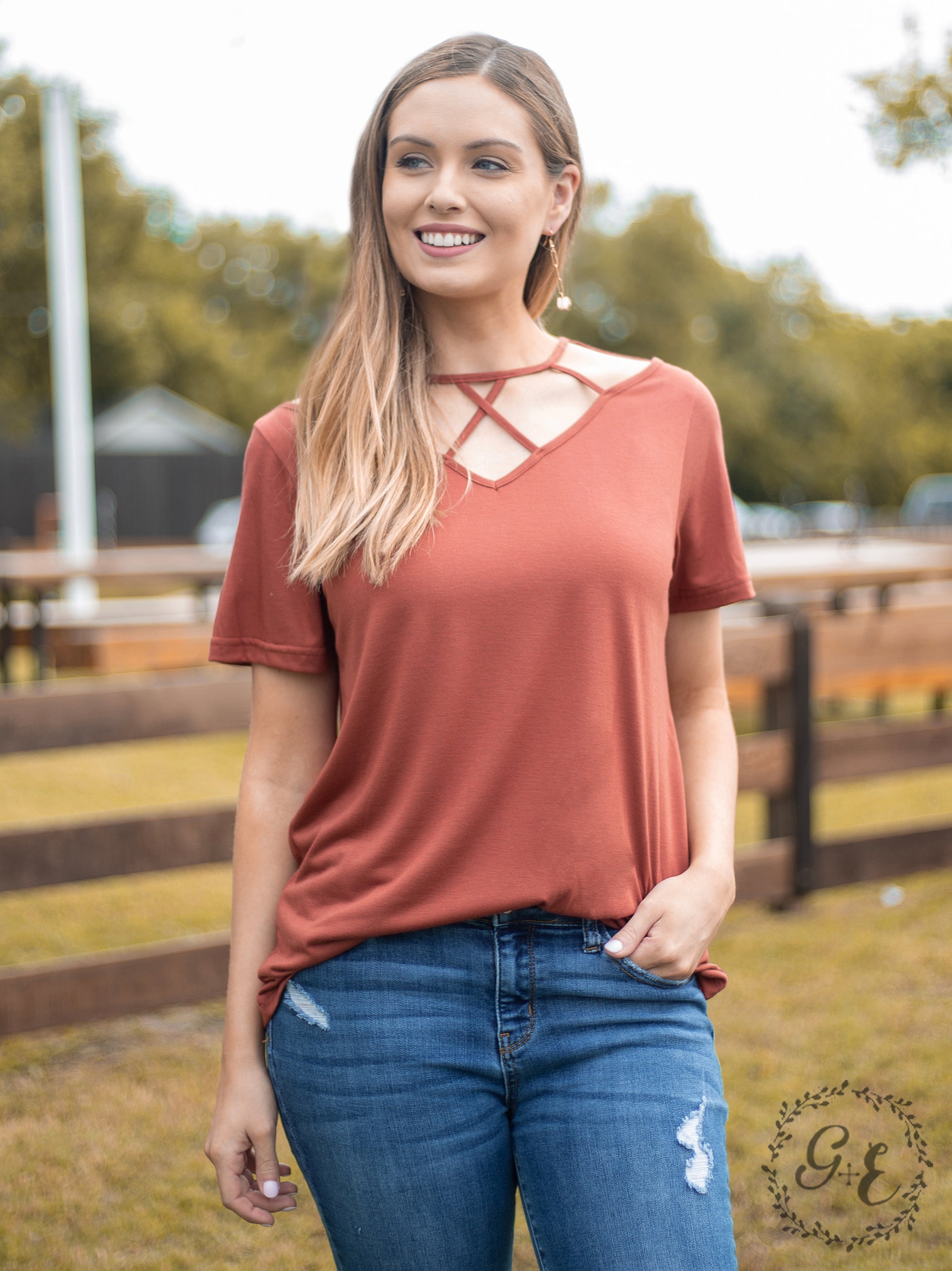 Vineyard Day Caged Neckline Tee, Red
