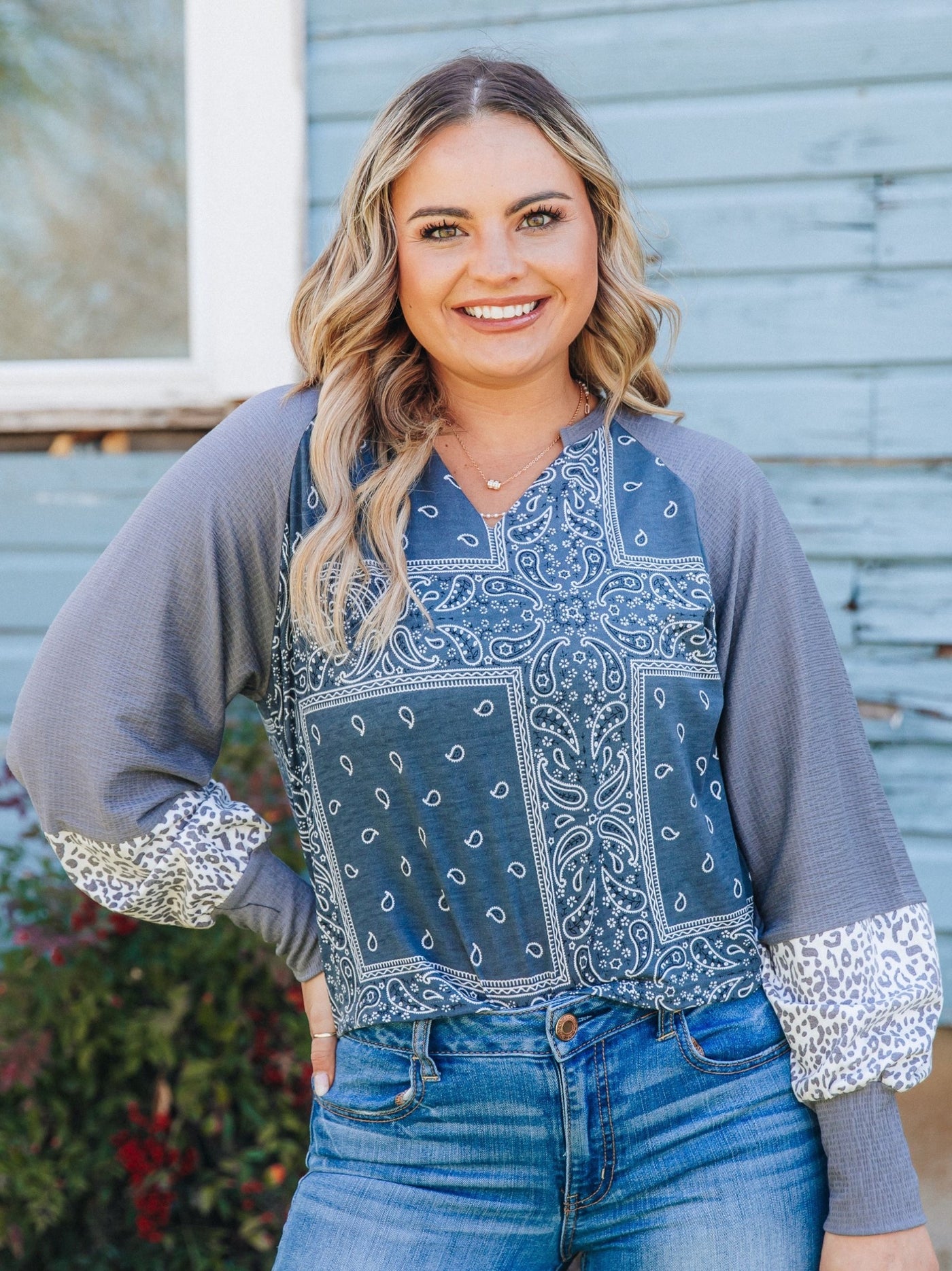 Country Charm Top In Grey