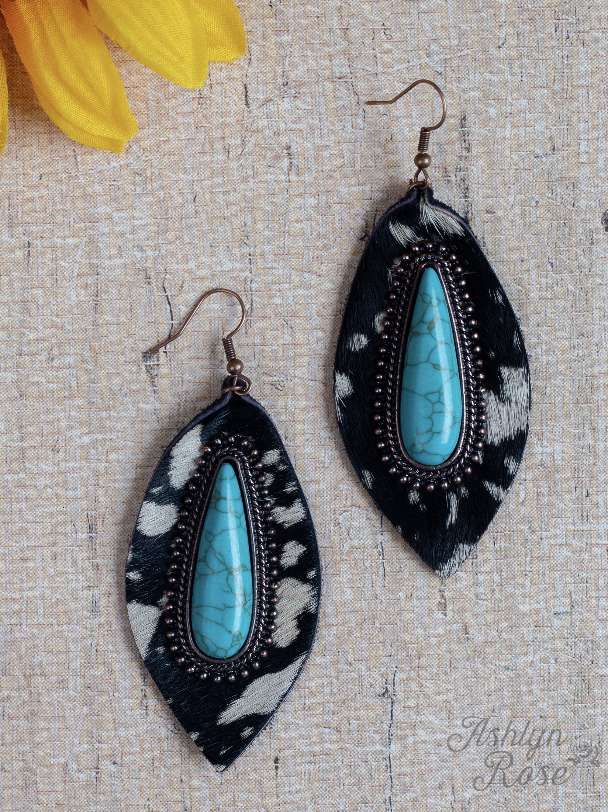 Say Howdy Rain Drop with Center Stone, Black Cowhide